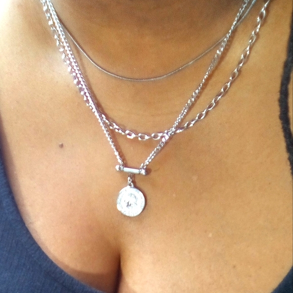 SILVER COIN PENDANT LAYERED NECKLACE ๐โโ๏ธ๐ - Picture 1 of 4